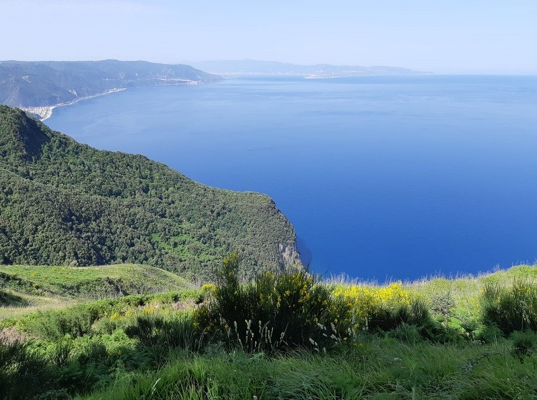 I muretti a secco della Costa Viola, itinerario da scoprire