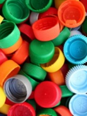 Tappi di plastica: la raccolta nelle scuole