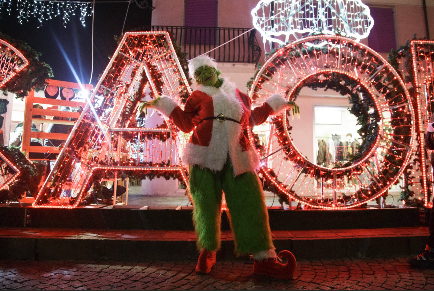 L’ALBERO DI NATALE SI ACCENDE A PEDALI, FESTIVITÀ GREEN A CA