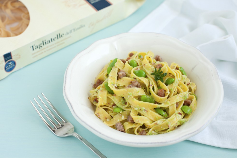 Tagliatelle fave e calamaretti