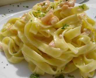 Fettuccine con panna, rafano e limone