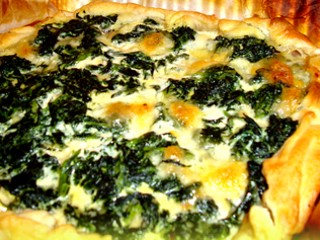 Quiche con asparagi mandorle e basilico