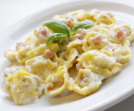 Tortellini panna e prosciutto cotto