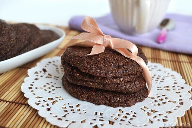 Biscotti senza uova con carote e semi di lino