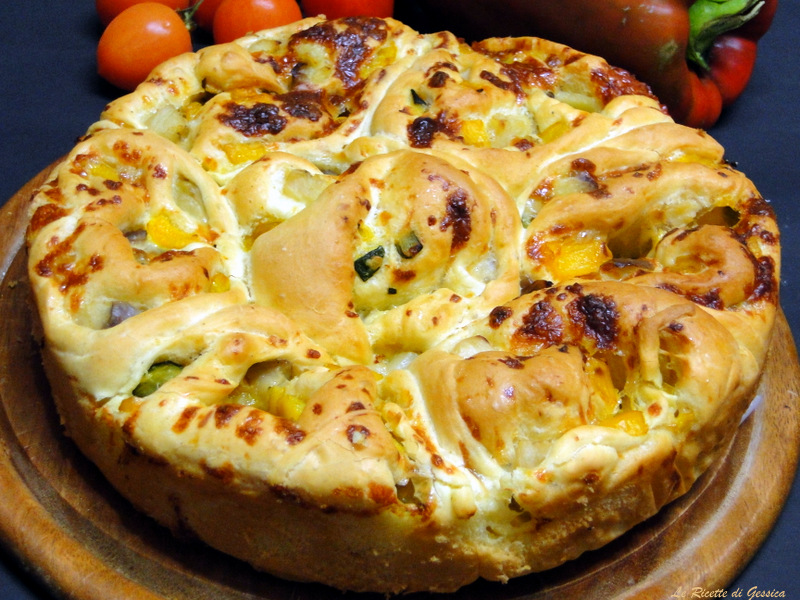 Torta salata con peperoni