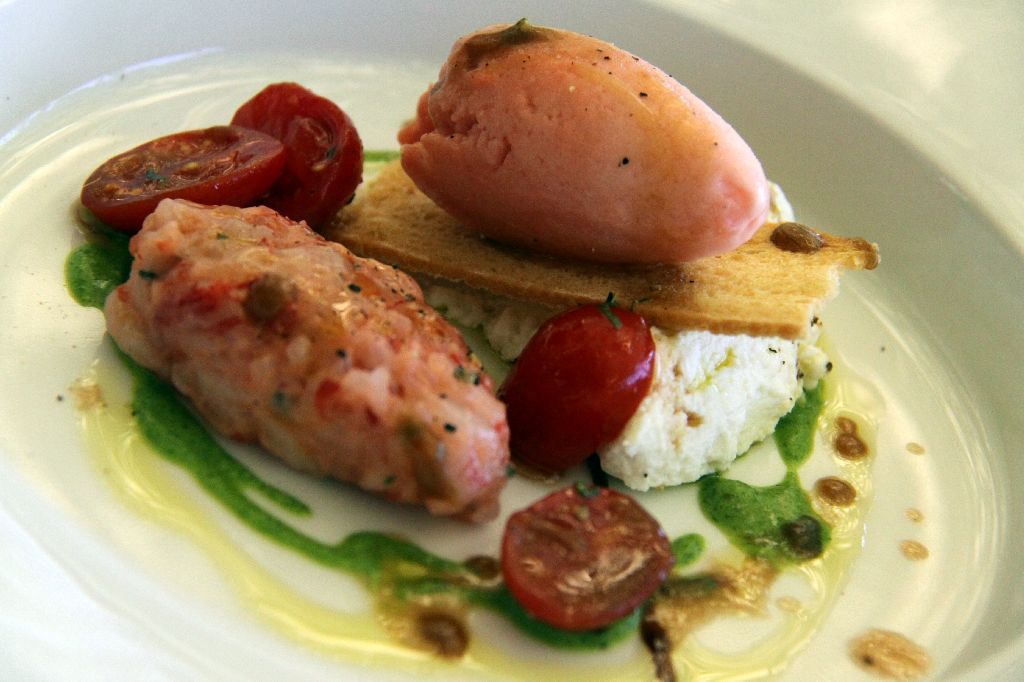 Tartare di Spada con Salmerino affumicato