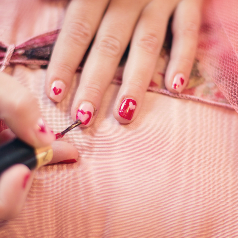 La manicure classica è davvero passata di moda?