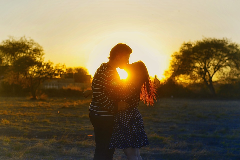 Tre canzoni d’amore per un primo bacio da sogno