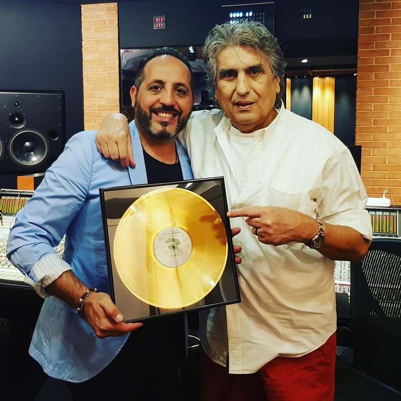 Massimo Galfano omaggia Toto Cutugno in Gli Amori