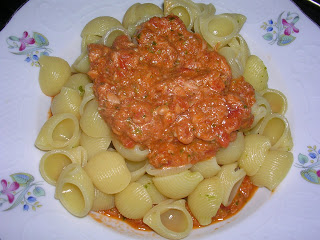 CONCHIGLIE CON SALSA DI TONNO