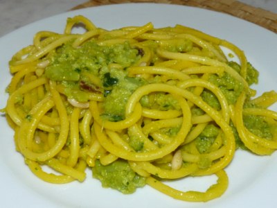 BUCATINI CON CAVOLFIORE E PESTO