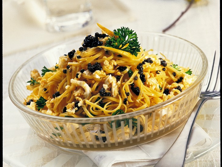 Linguine con caviale e basilico