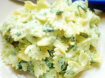 Farfalle con ricotta a basilico