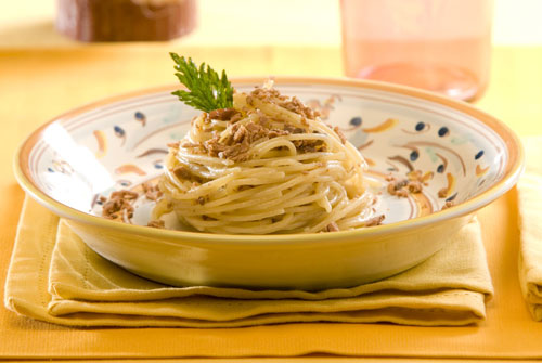 Spaghetti bottarga, aglio  e peperoncino