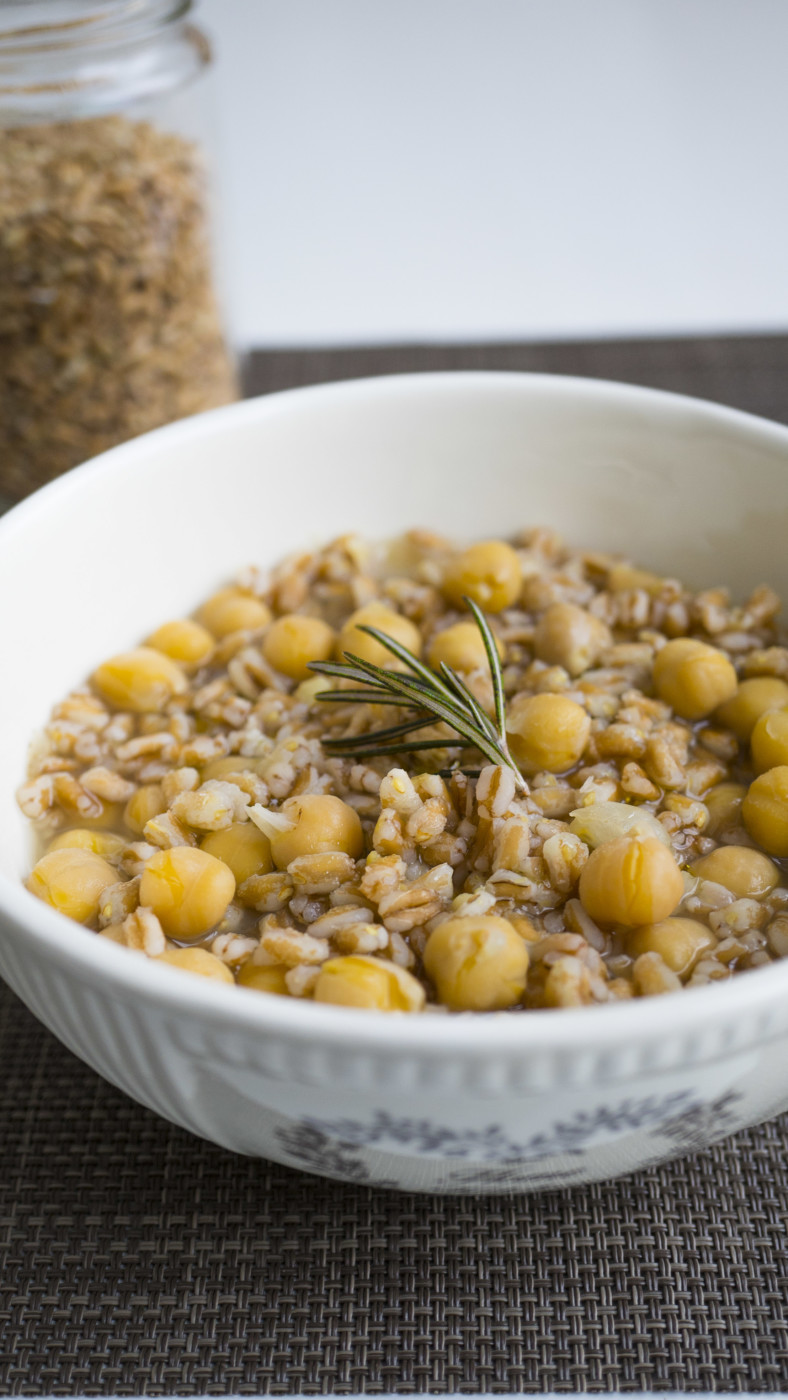 Zuppa di farro e ceci