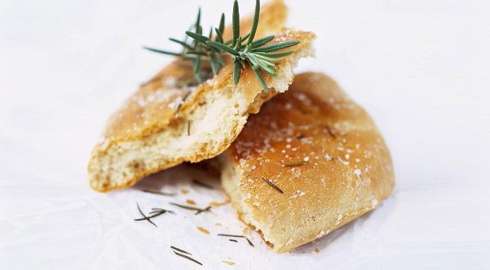 Focaccia al lardo e rosmarino