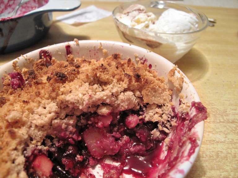 Crumble di mele e rabarbaro senza glutine