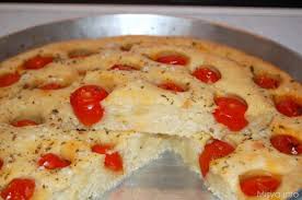 focaccia con pomodorini